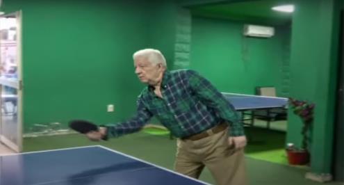 مرتضى "بيلعب بنج بونج": "ده ردي أنا مش فاضيلكم لما أفضي أجيلكم" (فيديو)